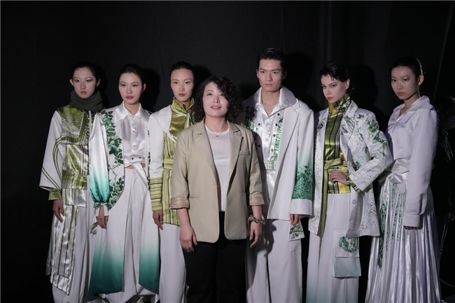 未来衣丨设计师联合锋尚秀发布:从色彩灵感到当代衣装的多元回应(图3)