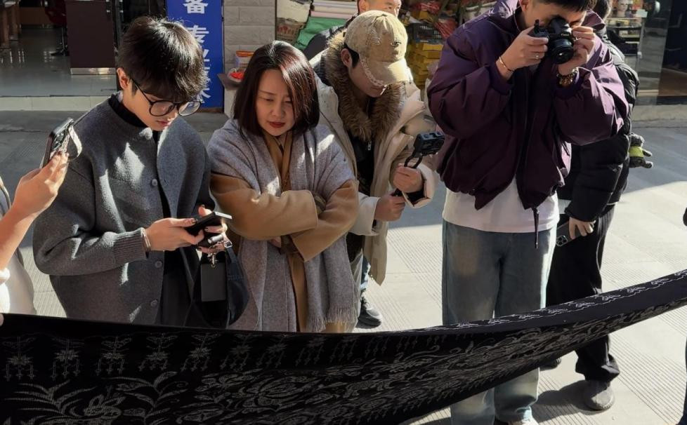 衣迪阿诺×梁燕 | 跨界携手，高校赋能凉山彝族服饰焕新(图23)